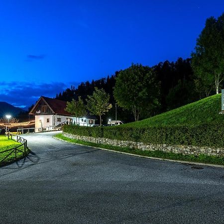 Camping & Caravan Zoncolan オヴァーロ エクステリア 写真