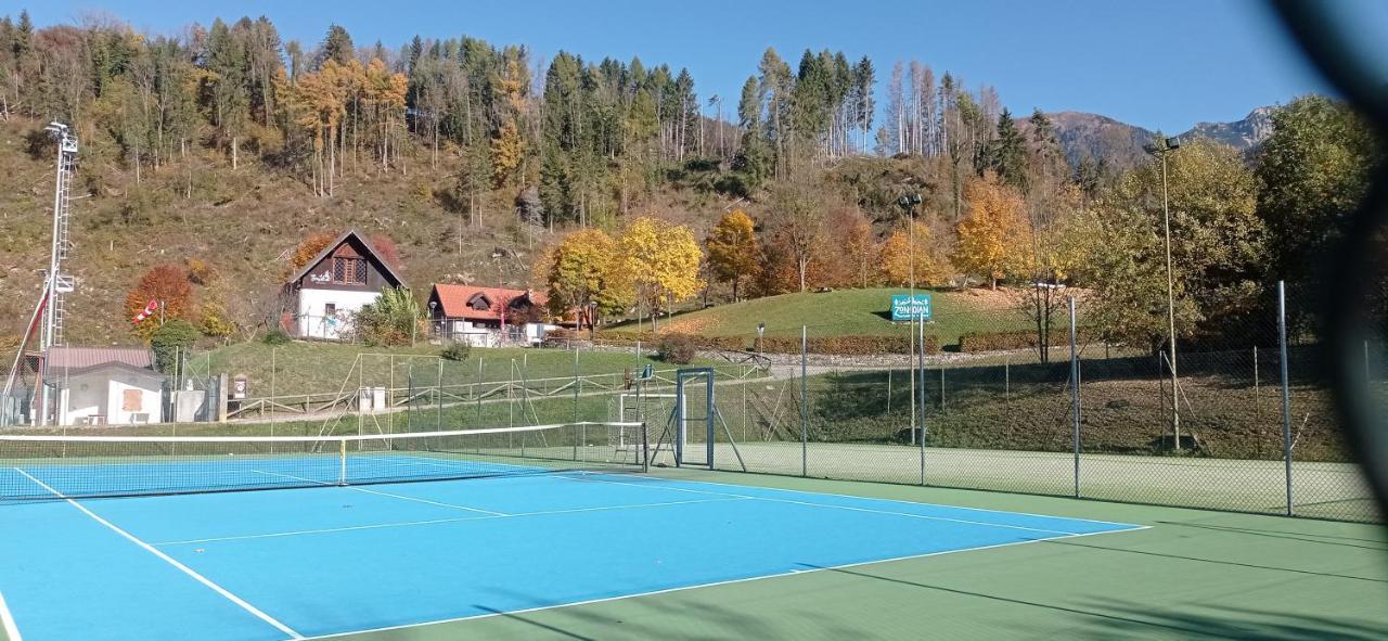 Camping & Caravan Zoncolan オヴァーロ エクステリア 写真